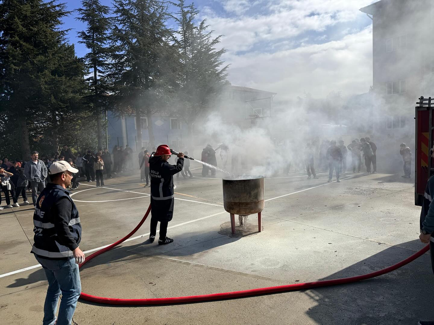 Yangın tahliye tatbikatı gerçekleştirildi.